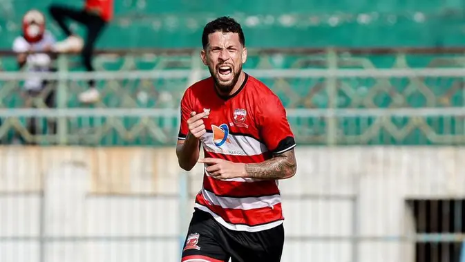 rekrut-pemain-asing-pertama,-madura-united-depak-iran-junior?