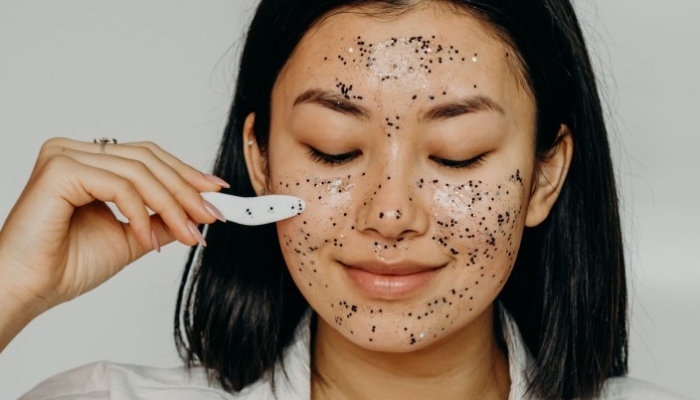 5-tips-eksfoliasi-yang-aman-untuk-wajah-agar-kulit-sehat