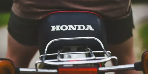 Honda Win Memang Bikin Repot, tapi Sejak Kapan Motor Tua Punya Kewajiban Memanjakan Pemiliknya?