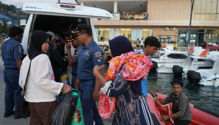 dua-nyawa-berkejaran-dengan-waktu-di-selat-komodo