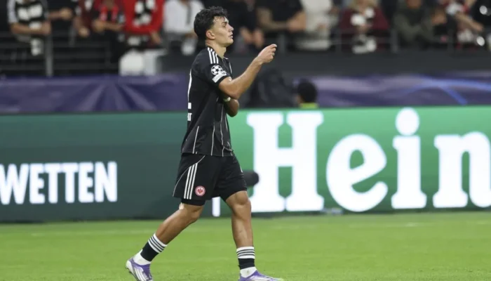 napoli-dan-ac-milan-kejar-can-uzun,-frankfurt-minta-45-juta-euro