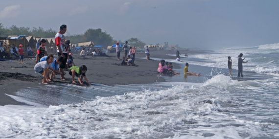 BMKG Operasikan Radar Cuaca S-Band di Cilacap untuk Deteksi Siklon Tropis