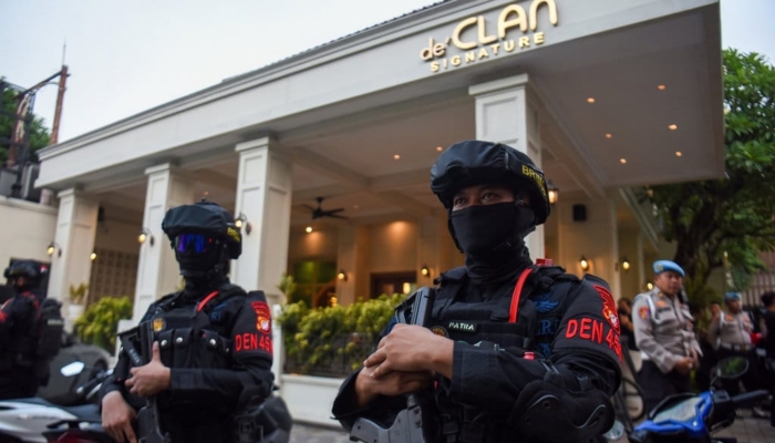 polisi-sita-uang-rp67-m-dari-kafe-dan-money-changer-di-jaksel
