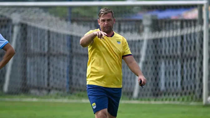 persib-bersiap-jalani-4-kompetisi,-igor-tolic:-kami-harus-kelola-fisik-dan-mental