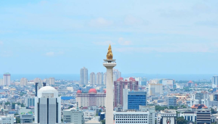 heboh-heboh-emas-74-kg,-lebih-berat-mana-dengan-emas-di-puncak-monas?