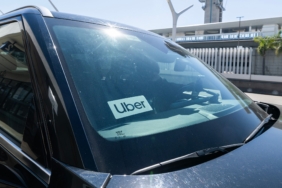 strategi-kendaraan-otonom-uber:-memperlambat-adopsinya