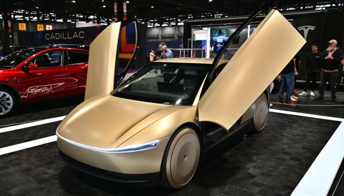 tesla-mengatakan-sedang-membangun-robotaxi-yang-dapat-diakses-kursi-roda