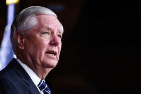 ada-teori-konspirasi-yang-tak-ada-habisnya-tentang-kematian-lindsey-graham