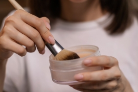 dicoba!-ini-6-rekomendasi-loose-powder-dari-brand-lokal