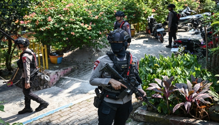 pelaku-teror-bom-di-sdn-srengseng-sawah-15-disebut-pernah-terjerat-pinjol