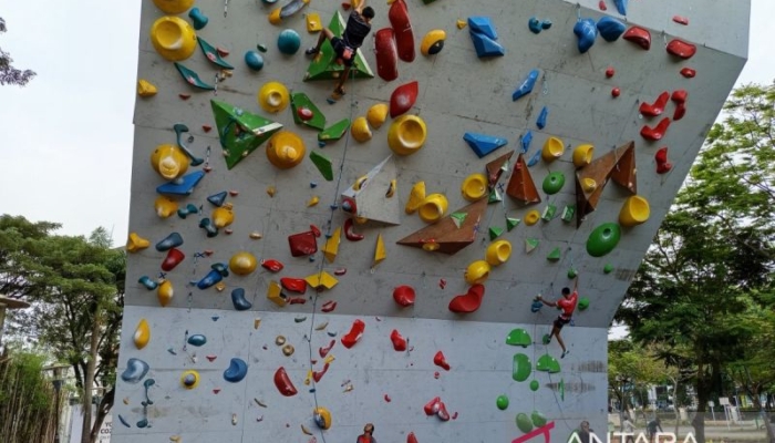 fpti-kirim-dua-atlet-untuk-world-climbing-youth-championship-arco-2026