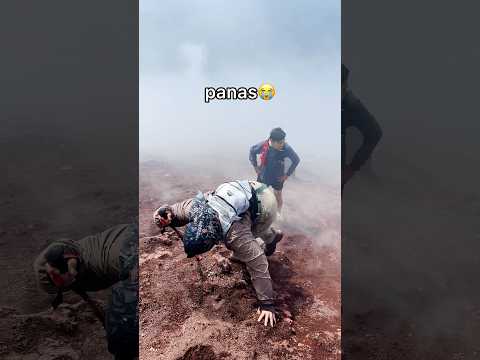 MELEPUH 😱 TEKTOK GUNUNG SOPUTAN! 🥵 #pendaki #gunung #tektok #pendakigunung #soputan