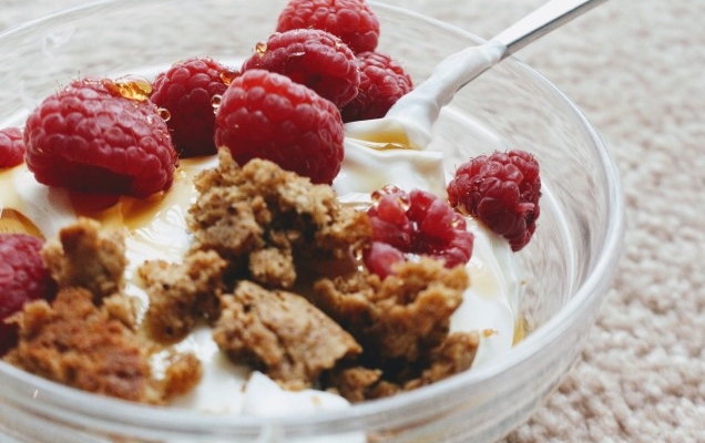 5-rekomendasi-plain-yoghurt-untuk-sarapan-sehat-yang-lezat