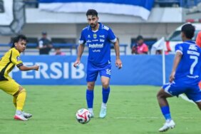 persib-berusaha-pertahankan-frans-putros,-igor-tolic-ungkap-alasan-sang-bek-tetap-pergi