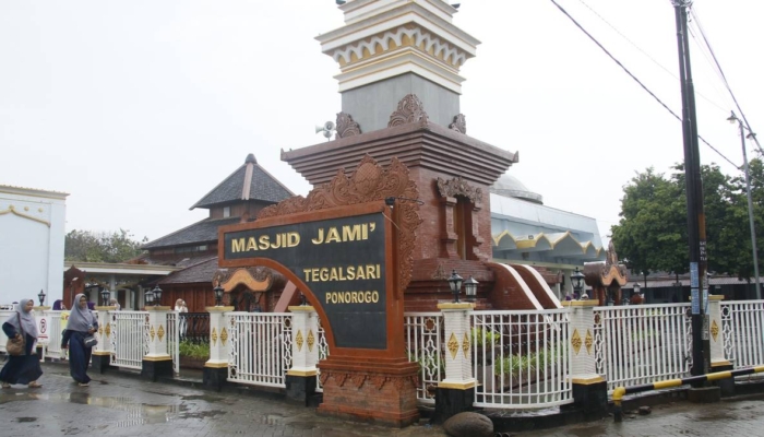 masjid-jami-tegalsari-ponorogo,-masjid-peninggalan kyai-ageng-muhammad-besari-dari-abad-ke-18