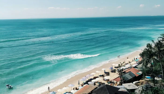 kenapa-orang-bali-jarang-liburan-ke-pantai,-padahal-tinggal-deket-pantai?