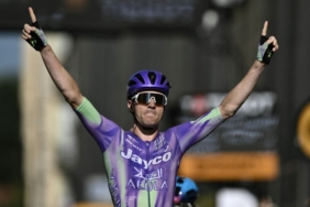 schmid-rebut-kemenangan-etape-ke-13-tour-de-france-2026