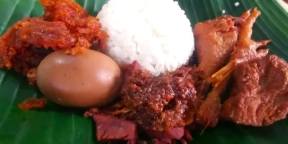 Kenapa orang Jogja nggak suka makan gudeg, padahal tahu gudeg yang enak, gurih, dan murah?