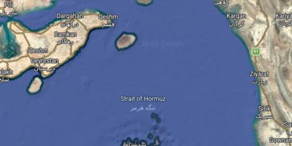 Iran Klaim 2 Kapal Alami Insiden di Selat Hormuz akibat Ikuti Rute AS
