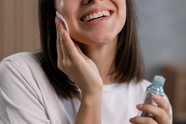 bersih!-ini-7-rekomendasi-brand-micellar-water-yang-ampuh
