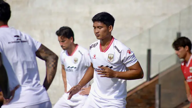 3-pemain-bali-united-bikin-john-herdman-terkesan-selama-tc-timnas-indonesia