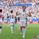 mengapa-pemain-bola-memakai-sport-bra?-ini-penjelasannya