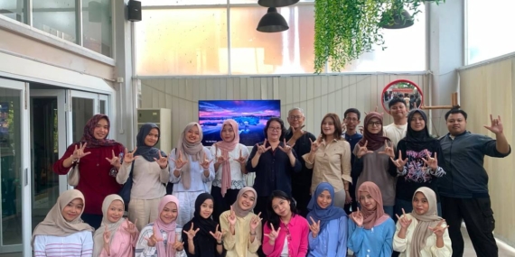 BerKawan GNFI Gandeng Bisindo Semarang dan Collabox Belajar Budaya Tuli dan Bahasa Isyarat