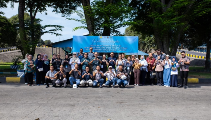 delegasi-imt-gt-tinjau-hilirisasi-sawit-di-kek-sei-mangkei