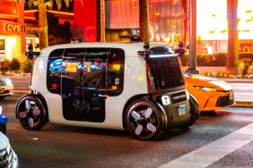 for-the-first-time,-zoox-can-charge-people-for-rides-in-its-steering-wheel-free-robotaxis