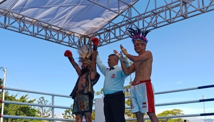 juara-wbc-geisler-ap-menang-tko-atas-bambang-rusiadi