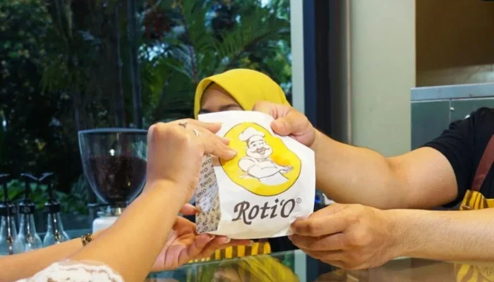 sadar-nggak,-hampir-tiap-stasiun-kereta-punya-outlet-roti-o,-ternyata-ini-alasannya