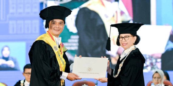 Mahasiswa S3 UGM Asal Bali Lulus 2 Tahun 10 Bulan dengan IPK Sempurna 4,00