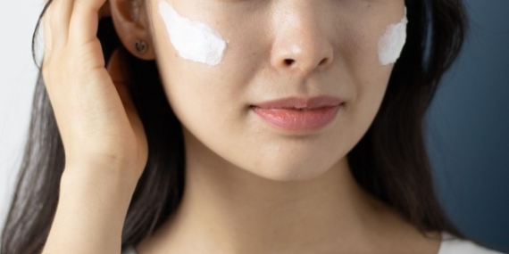 6 Manfaat Vitamin C Serum untuk Kulit Wajah