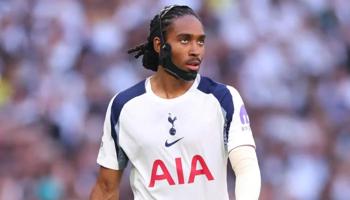 agen-tawarkan-djed-spence-ke-manchester-united