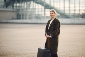 stylish!-ini-6-inspirasi-outfit-airport-yang-nyaman