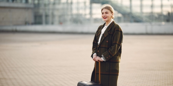 Stylish! Ini 6 Inspirasi Outfit Airport yang Nyaman