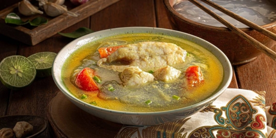 Menikmati Kenyalnya Papeda, Bubur Khas Indonesia Timur yang Kaya Tradisi