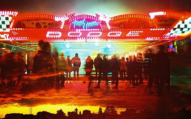 in-the-frame:-vibrant-neon-lights