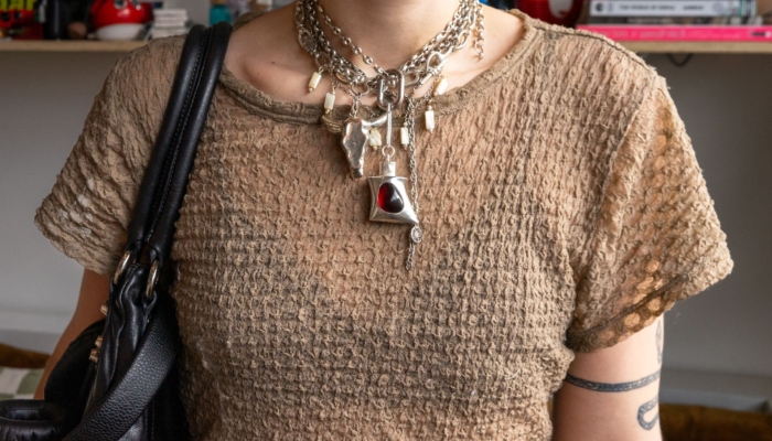 this-beautifully-weird-necklace-is-secretly-a-usb-drive