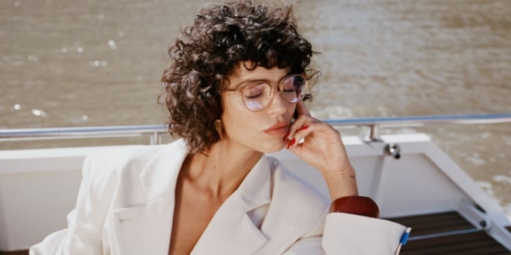 LINDA FARROW Hadirkan Koleksi “Water’s Edge” di Optik Seis