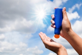 upacara-hut-ri-lebih-baik-pakai-sunscreen-spf-30-atau-spf-50?