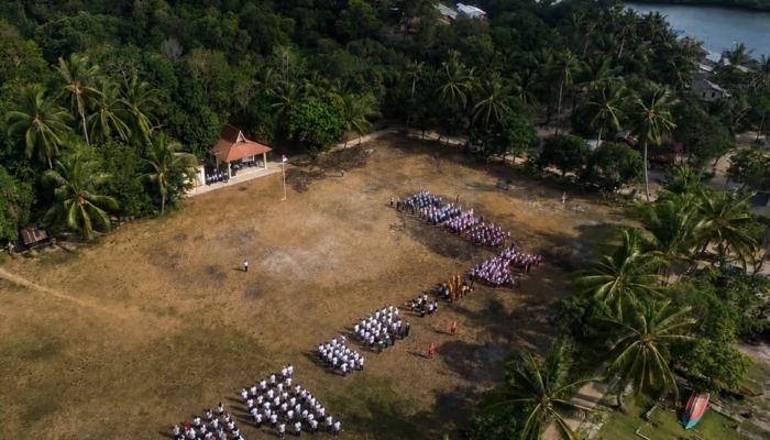 hadirkan-energi-bersih-untuk-warga-pulau-sembur-rayakan-kemerdekaan