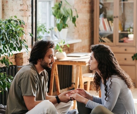 7-contoh-pertanyaan-deep-talk-untuk-mengenal-nilai-&-emosi