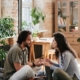 7-contoh-pertanyaan-deep-talk-untuk-mengenal-nilai-&-emosi