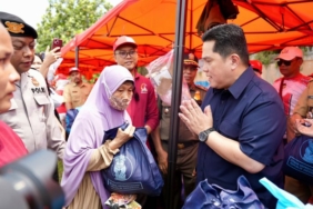 menpora-salurkan-bantuan-bola-hingga-sembako-peringati-hut-ri