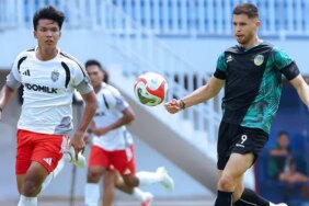 uji-coba-psim-vs-bali-united-berakhir-1-1,-jean-paul-van-gastel-soroti-penyelesaian-akhir