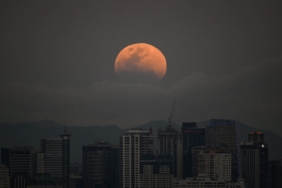 how-to-see-the-partial-lunar-eclipse-and-blood-moon-on-august-27