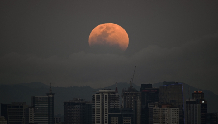 how-to-see-the-partial-lunar-eclipse-and-blood-moon-on-august-27