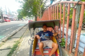 nasib-tukang-becak-di-depok:-sampai-kapan-menunggu-penumpang?