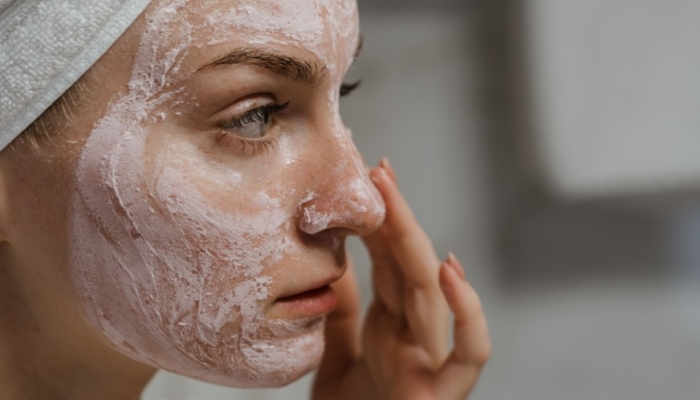 segar!-ini-5-kandungan-skincare-untuk-tampilan-glass-skin